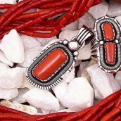 Nakit od korala – elegancija u masivnom komadu